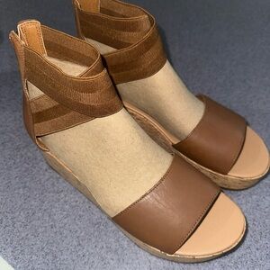 Women’s Sorel shoes size9.5